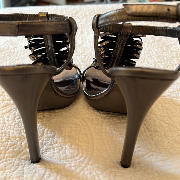 Carlos Santana Metallic Heels ❣️ - Picture 4 of 5